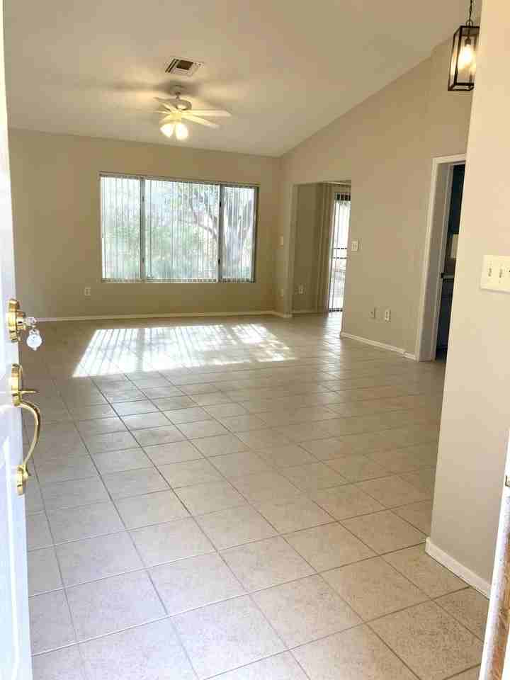 2504 Keppel Sands Dr - Photo 4 of 18