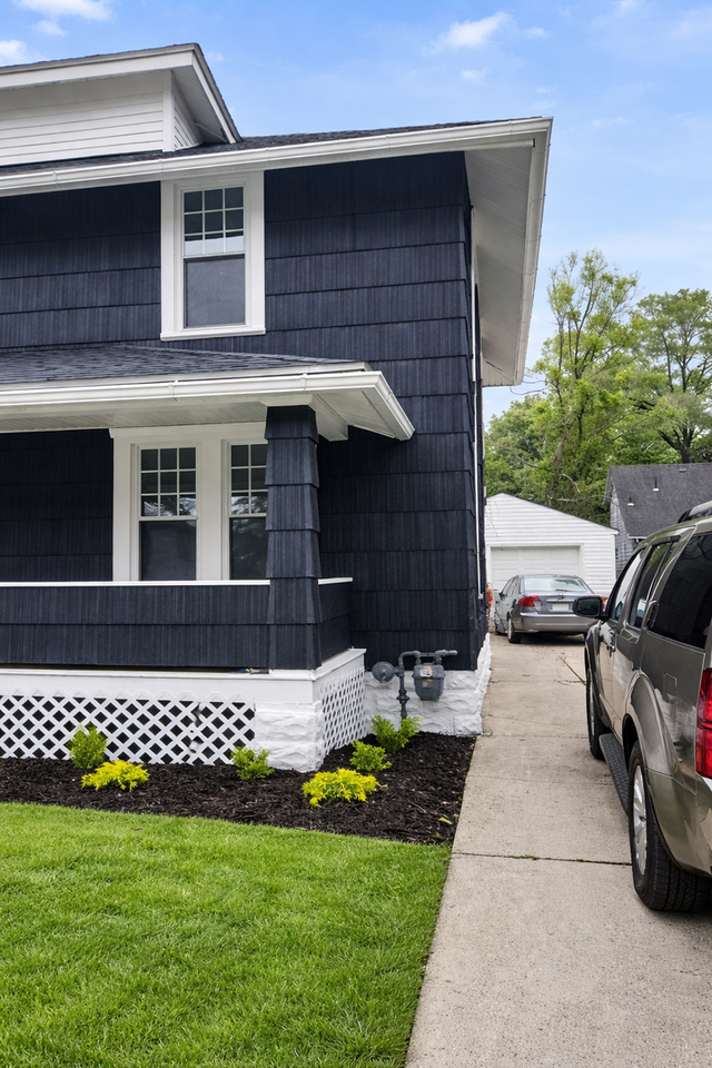 447 Hazel Ave - Photo 3 of 12