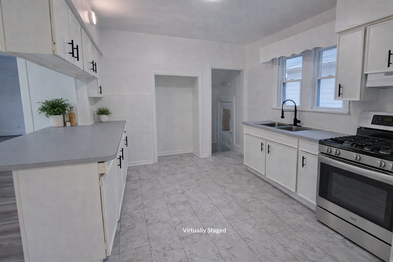 447 Hazel Ave - Photo 7 of 12