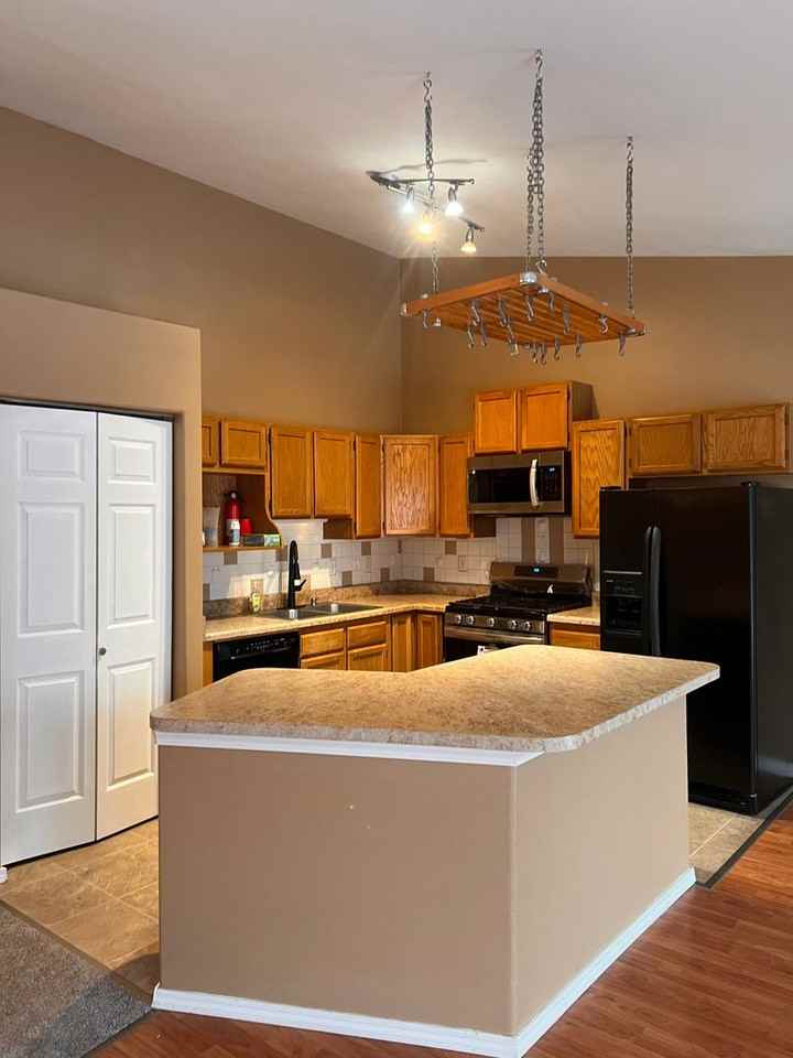 3421 Lunar Cir - Photo 2 of 28