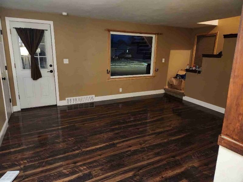 1031 S Telulah Ave - Photo 2 of 9