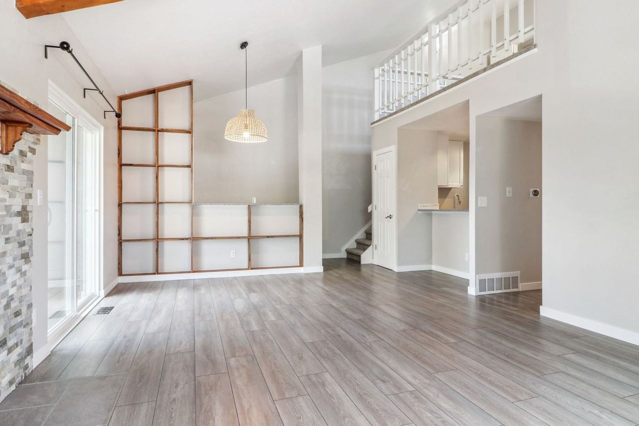 1180 S Monaco Street Pkwy - Photo 3 of 26