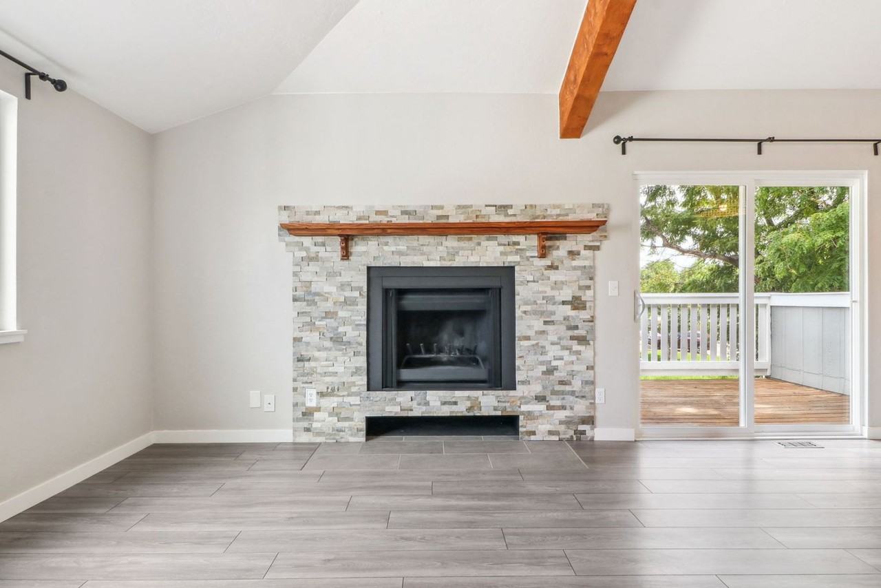 1180 S Monaco Street Pkwy - Photo 2 of 26