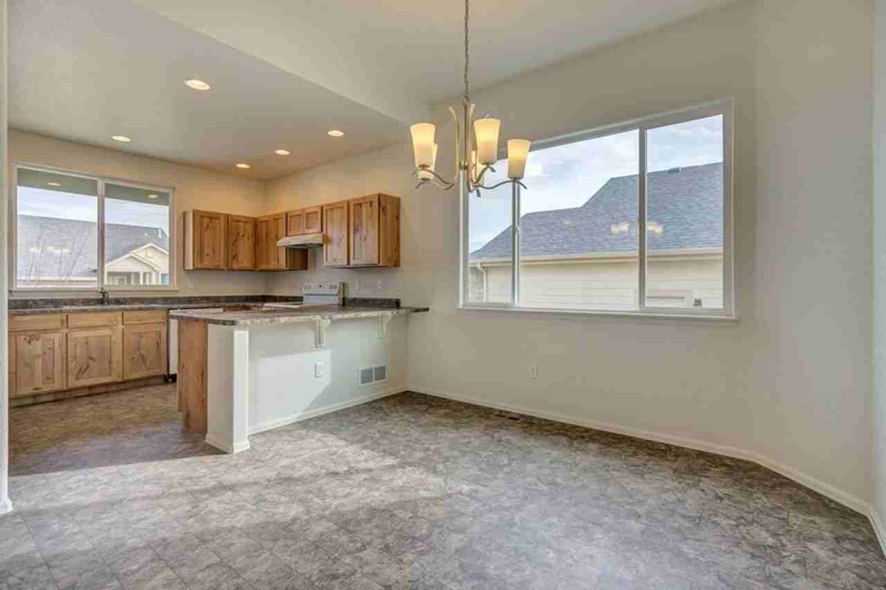 935 Mt Shavano Ave - Photo 5 of 27