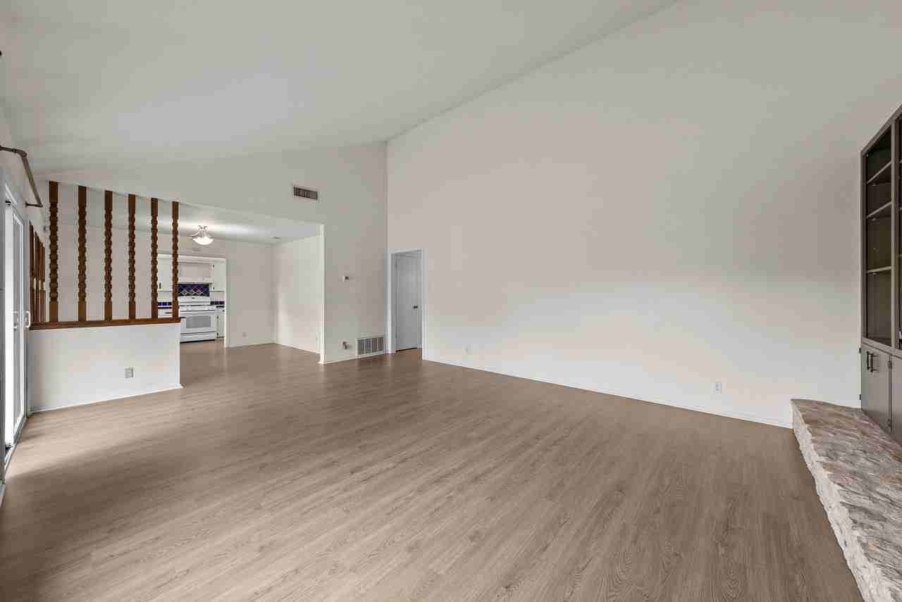 12906 Irongate Ave - Photo 4 of 27