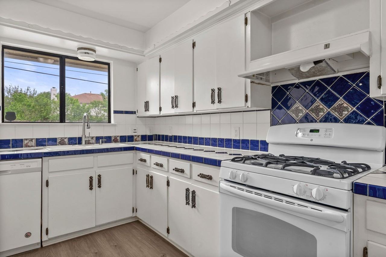 12906 Irongate Ave - Photo 6 of 27