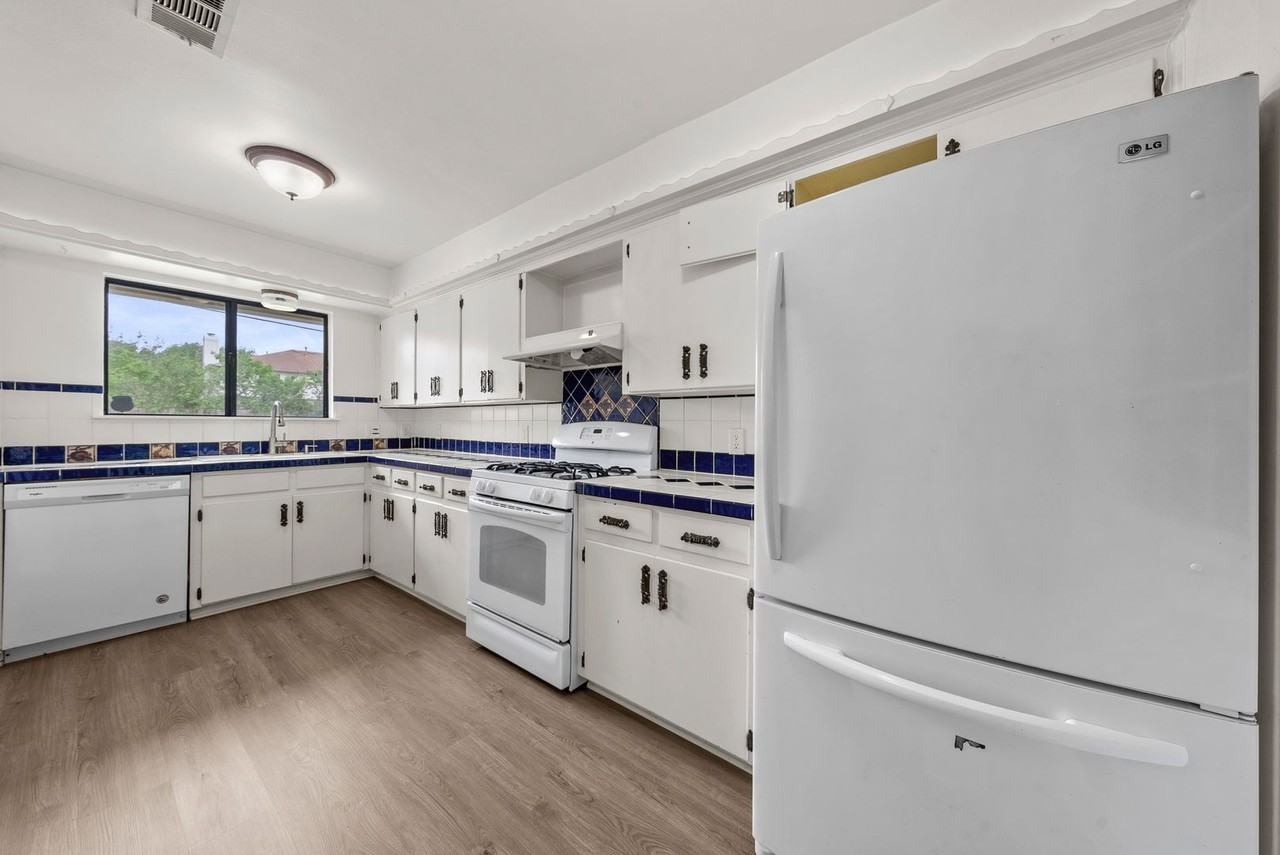 12906 Irongate Ave - Photo 7 of 27