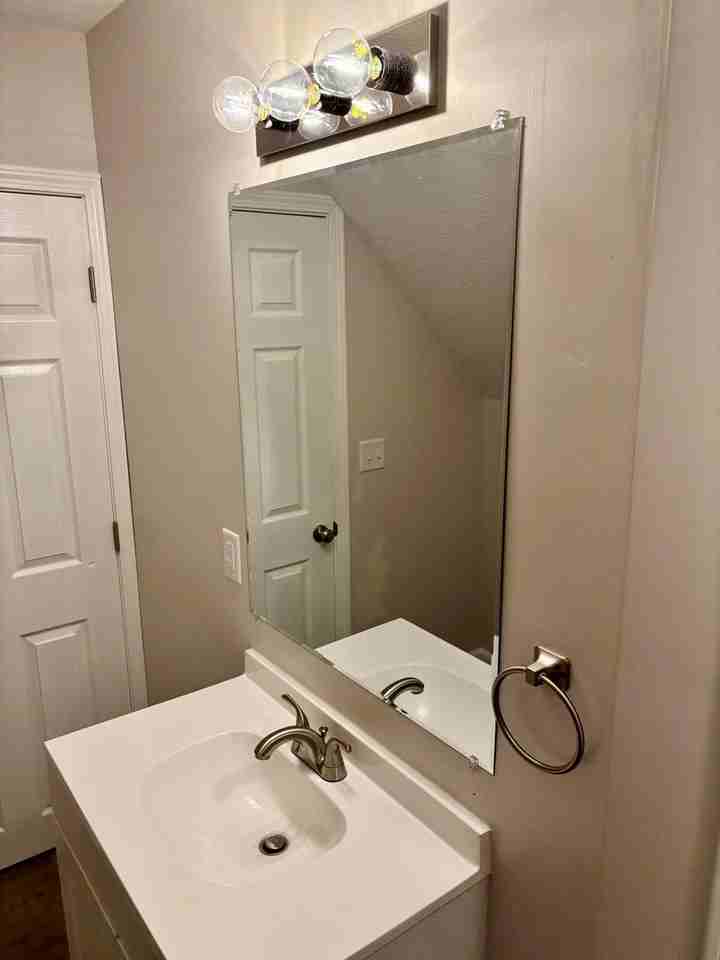 925 W Market St - Photo 3 of 14