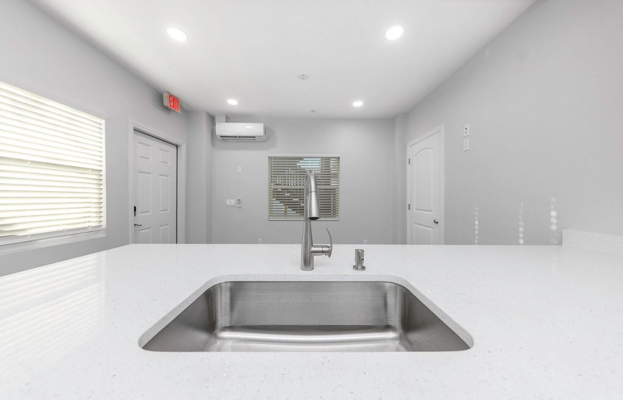 163-165 OSE Rentals LLC - Photo 7 of 44