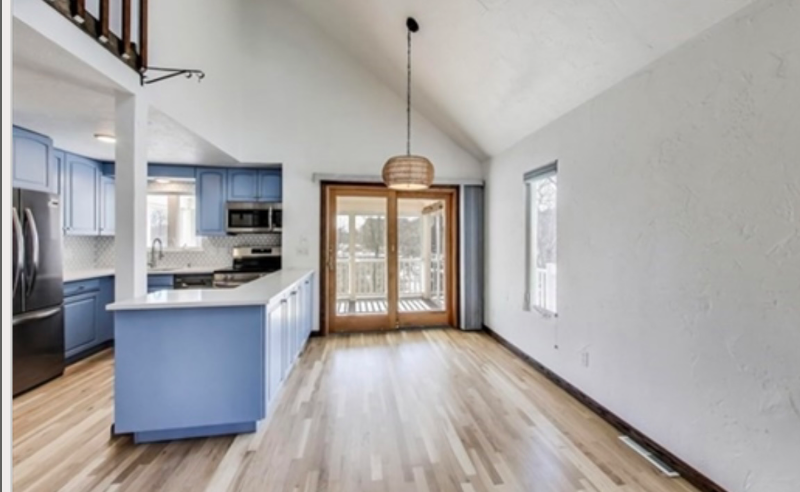 100 Bridge St - Photo 4 of 19