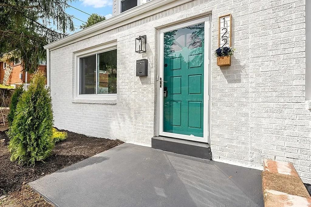 122 Bramble St - Photo 2 of 20