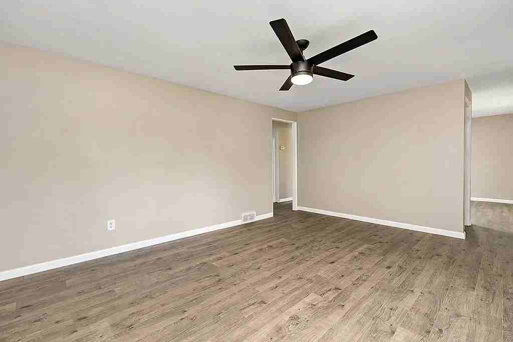 122 Bramble St - Photo 4 of 20