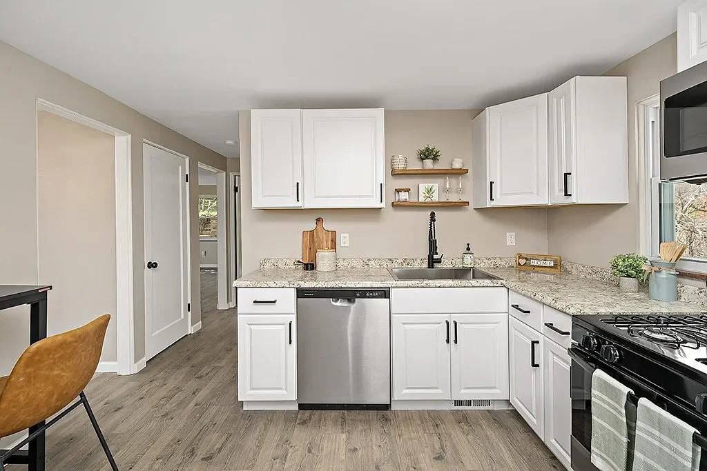 122 Bramble St - Photo 6 of 20