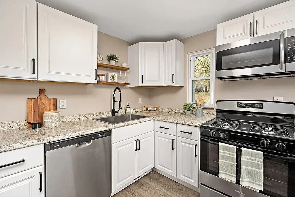 122 Bramble St - Photo 7 of 20