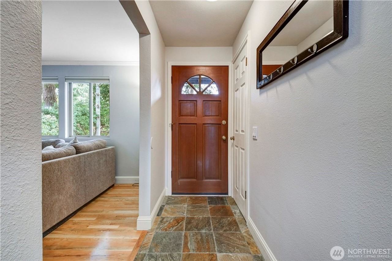 12641 82nd Ave Ne - Photo 3 of 25