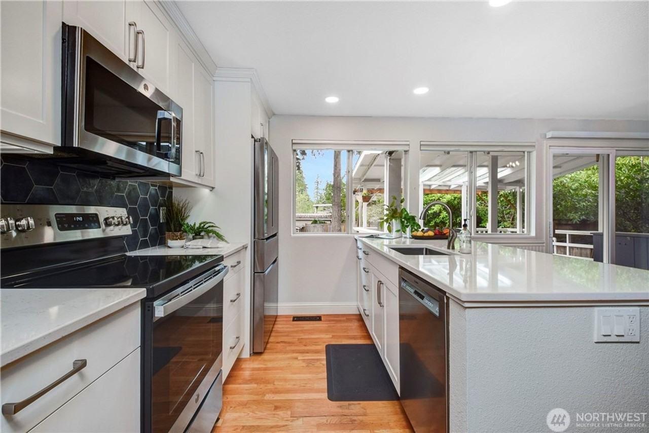 12641 82nd Ave Ne - Photo 7 of 25