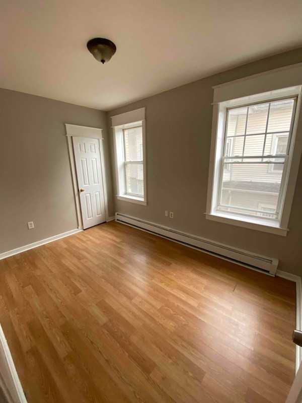 114 Ashley St #4E - Photo 4 of 7