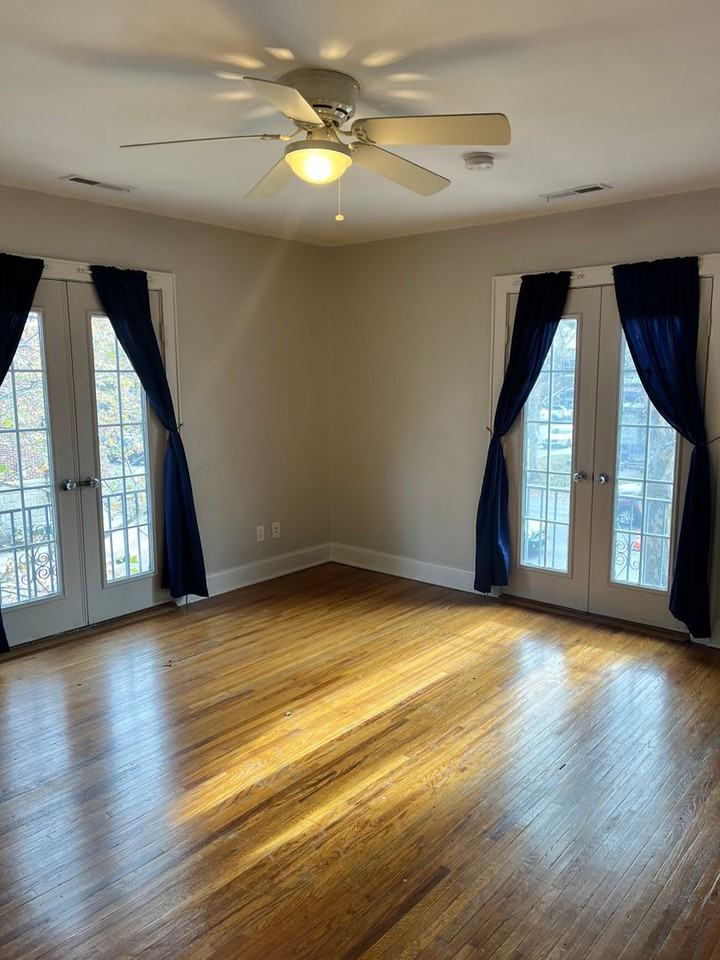 2352 1/2 E Main St - Photo 5 of 13