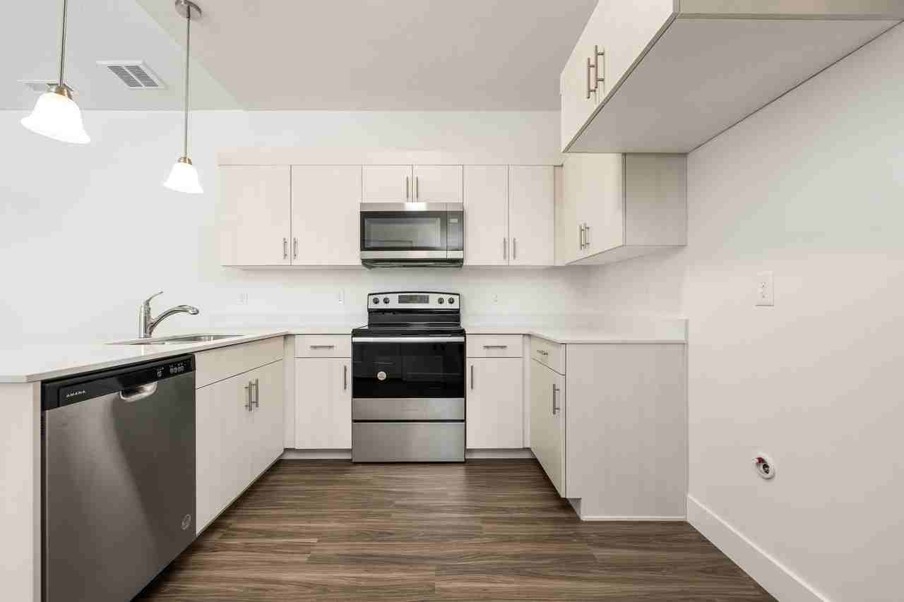 13714 S Hanley Ln - Photo 3 of 18