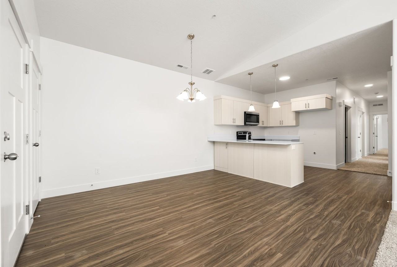 13714 S Hanley Ln - Photo 4 of 18