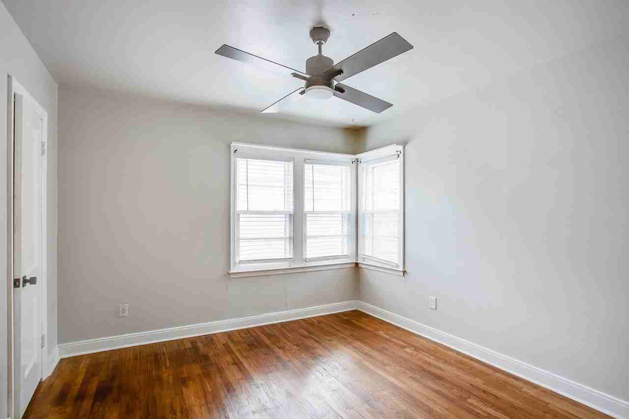 2821 27th St - Photo 3 of 14