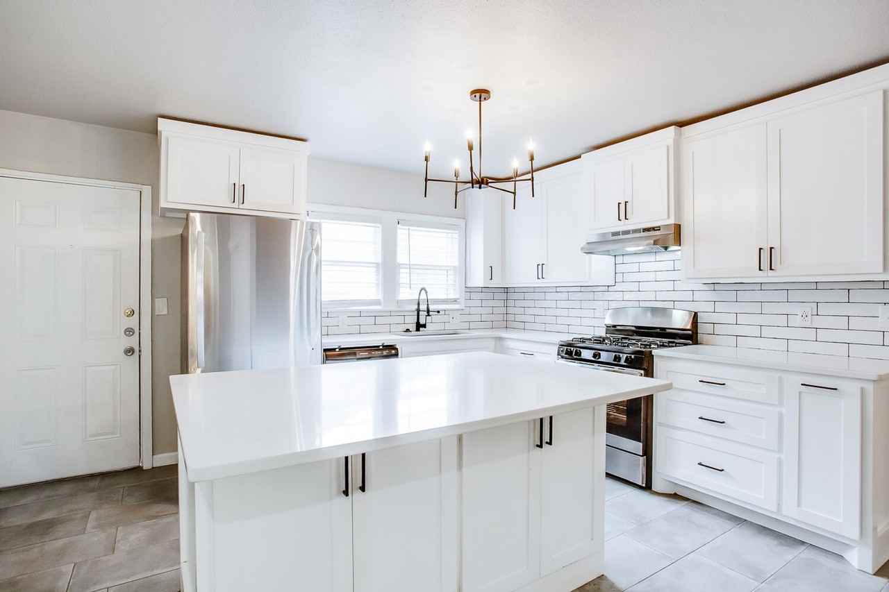 2821 27th St - Photo 7 of 14