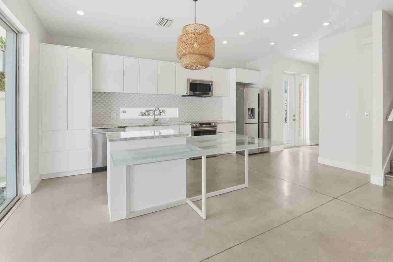 2066 Roselawn St - Photo 5 of 23