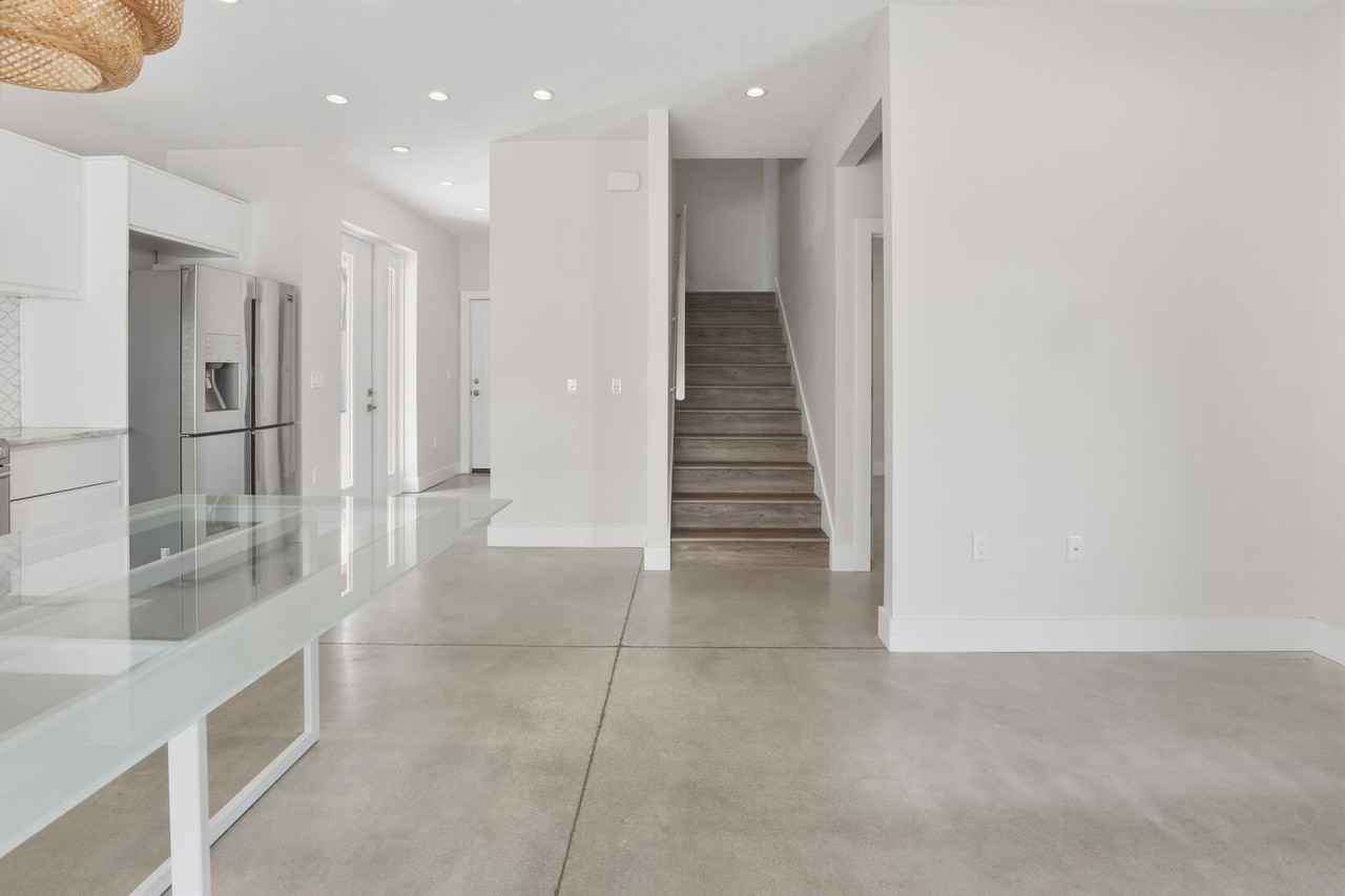 2066 Roselawn St - Photo 6 of 23