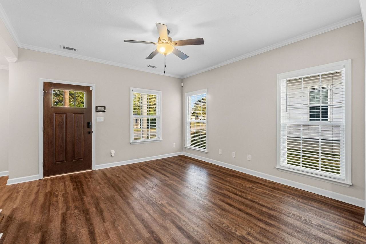 302 Dorn St - Photo 4 of 25