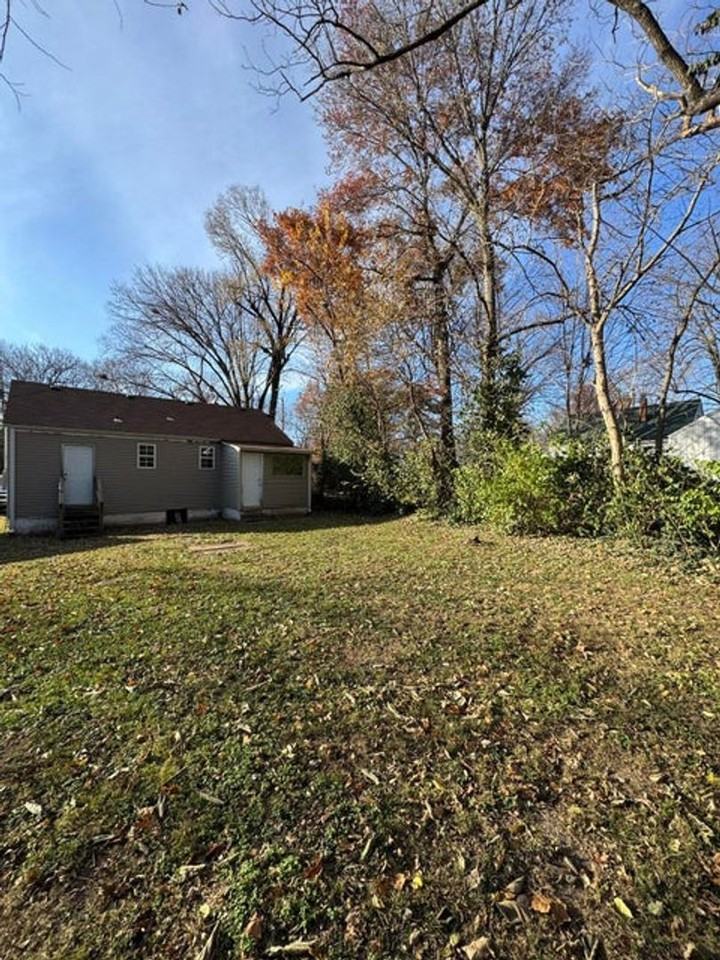 1720 N Fremont Ave - Photo 7 of 21