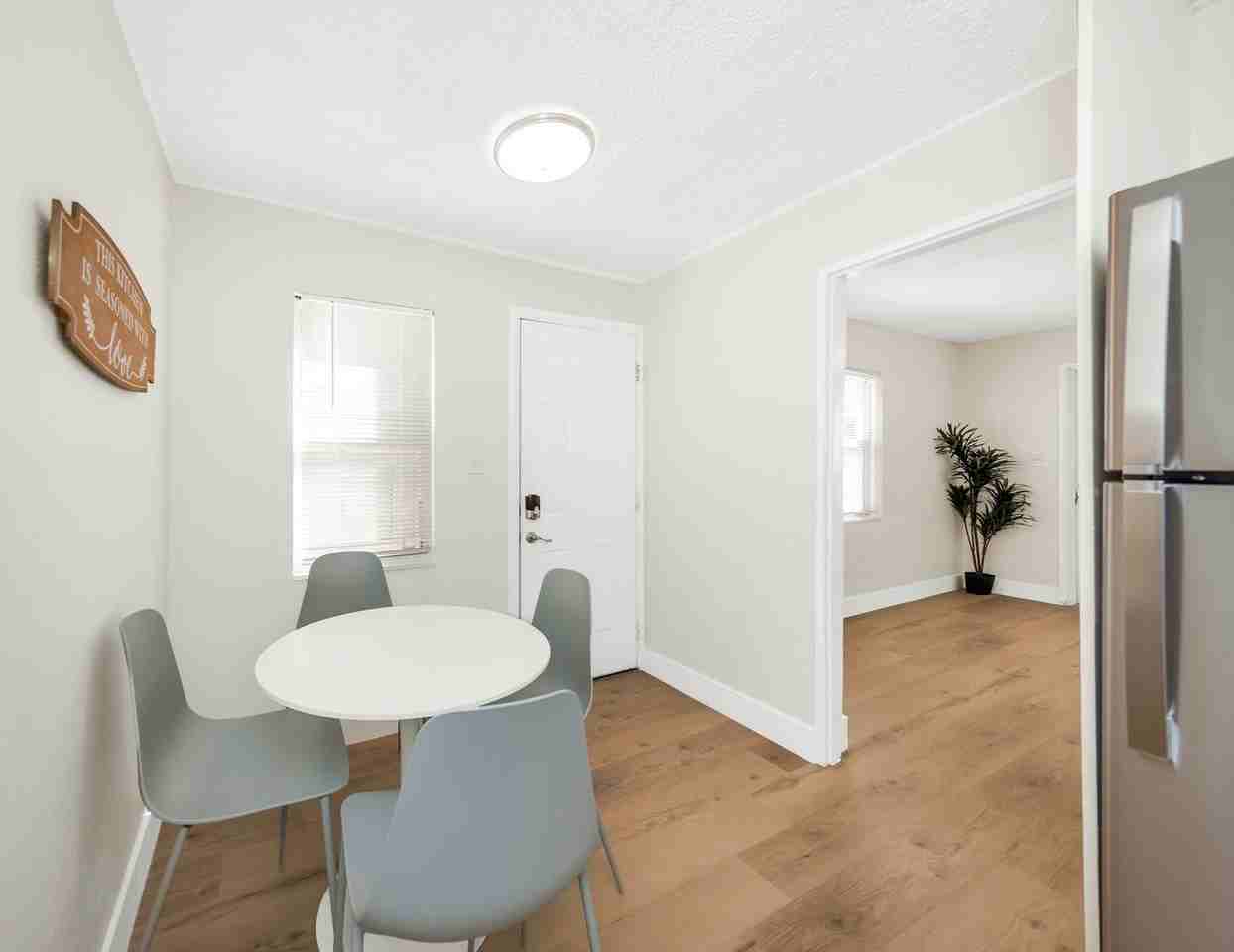 416 Skinner Blvd - Photo 7 of 50