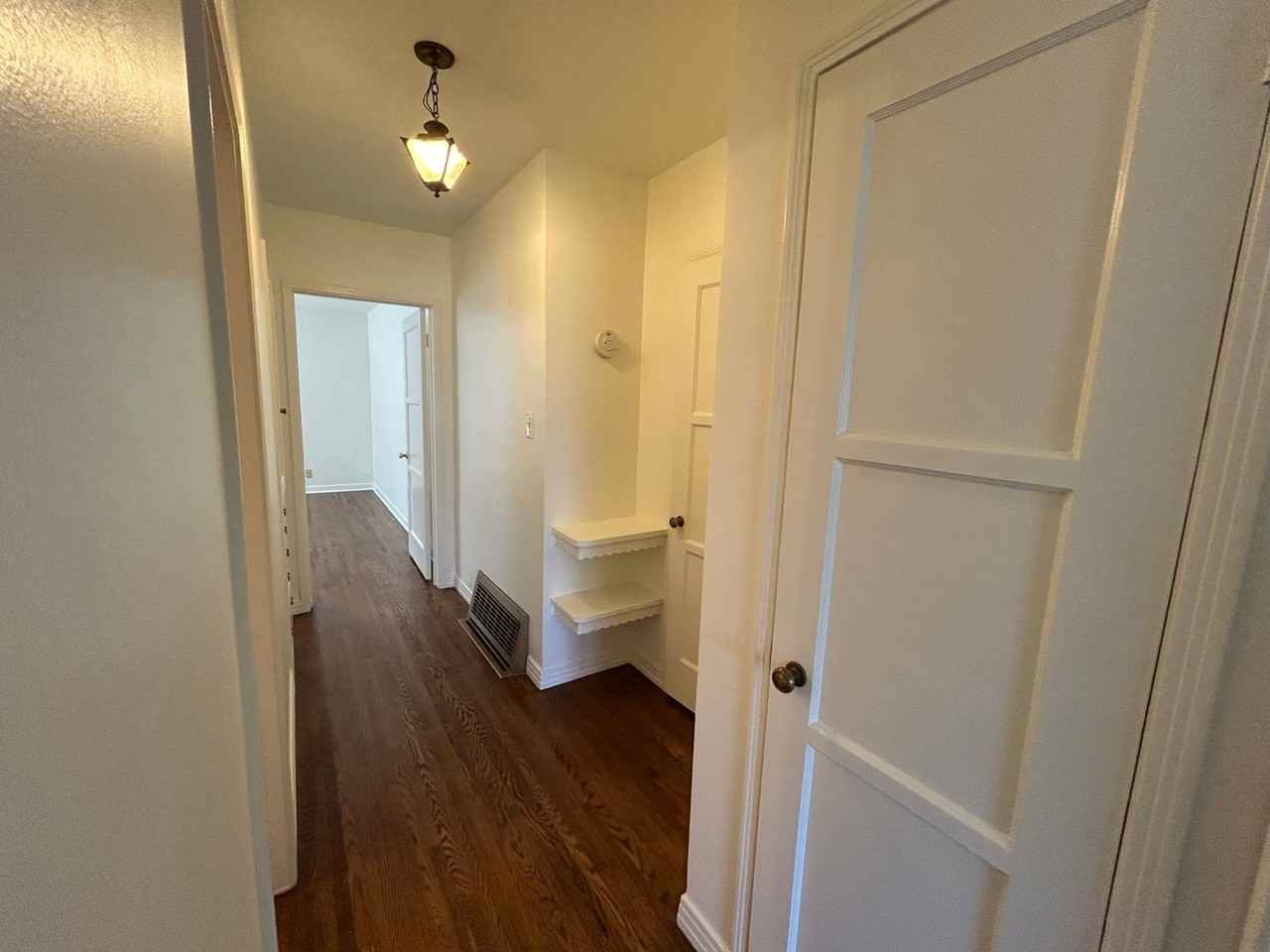 4313 Bakman Ave - Photo 7 of 34