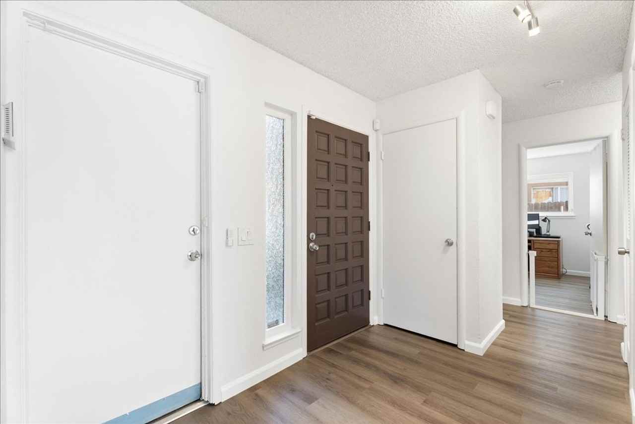 8077 Cornerstone Way - Photo 4 of 33