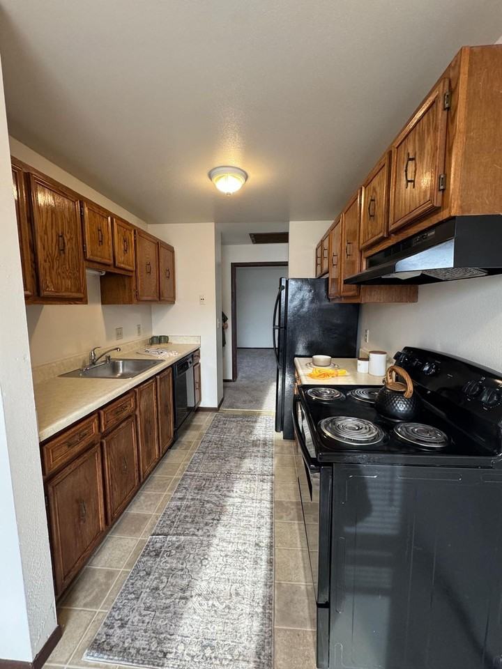 Sunset Ridge Apartments - Photo 2 of 31
