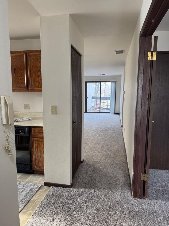 Sunset Ridge Apartments - Photo 5 of 31