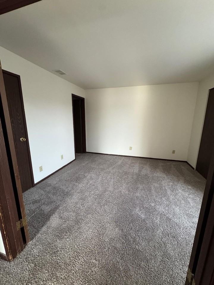 Sunset Ridge Apartments - Photo 7 of 31