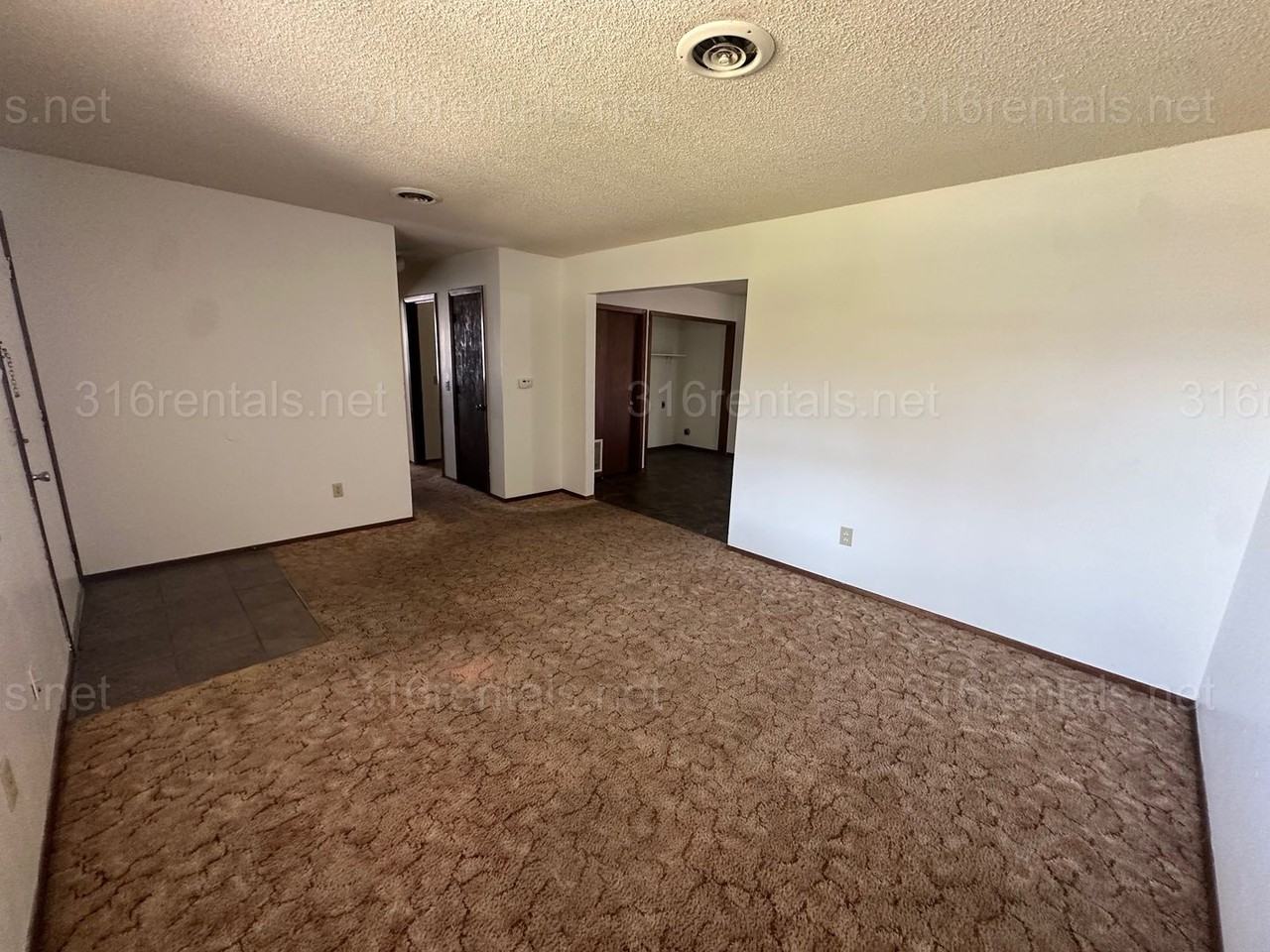 381 E Marion Ct - Photo 4 of 14