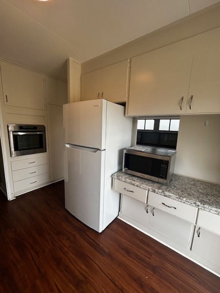 1380 Uila St - Photo 4 of 31