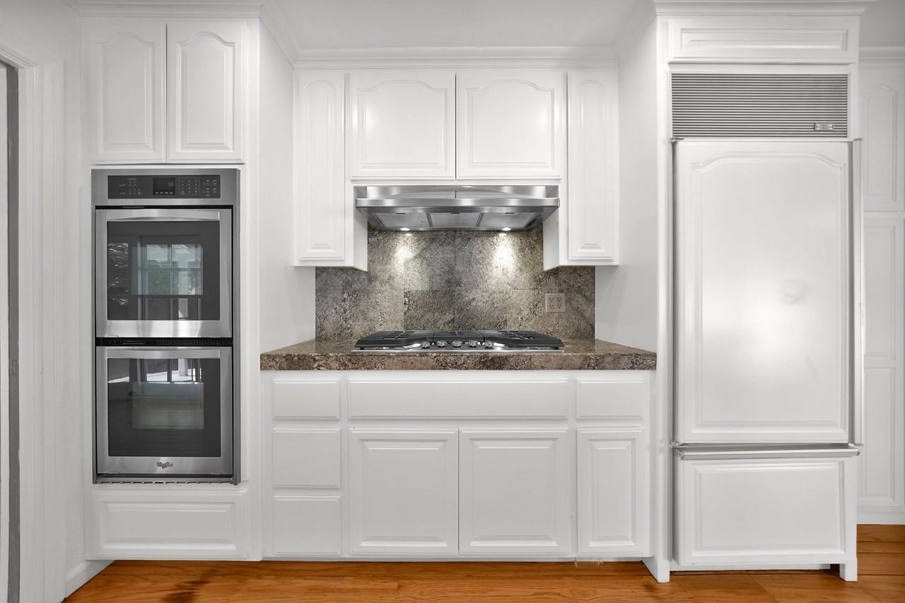 12651 Kinman Ct - Photo 3 of 32