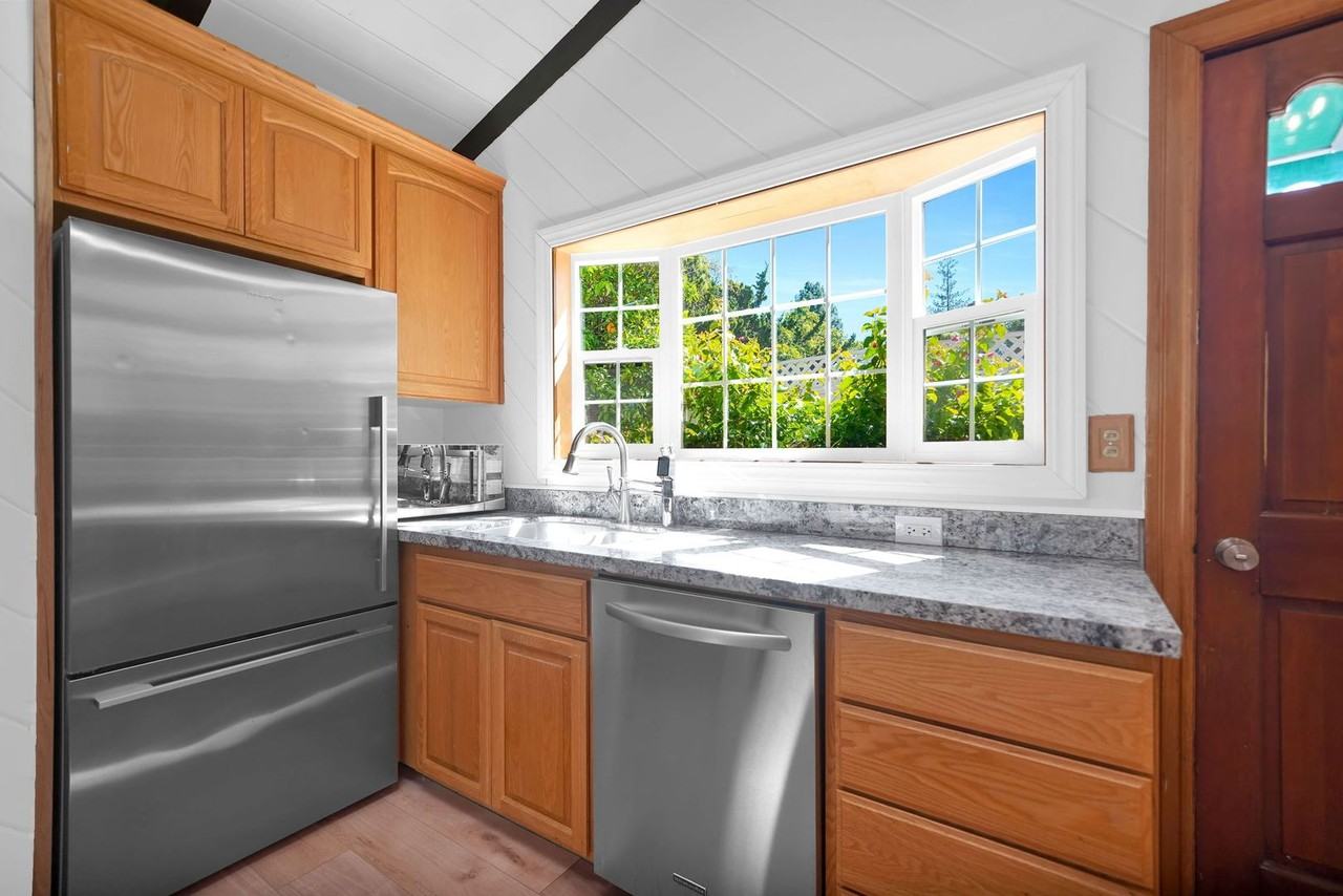 12651 Kinman Ct - Photo 6 of 32