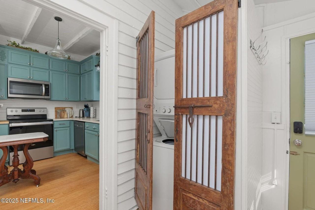251 Charlotte St #B - Photo 6 of 15