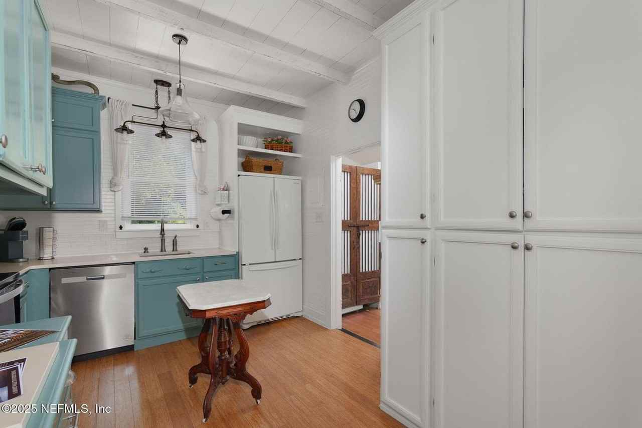 251 Charlotte St #B - Photo 7 of 15