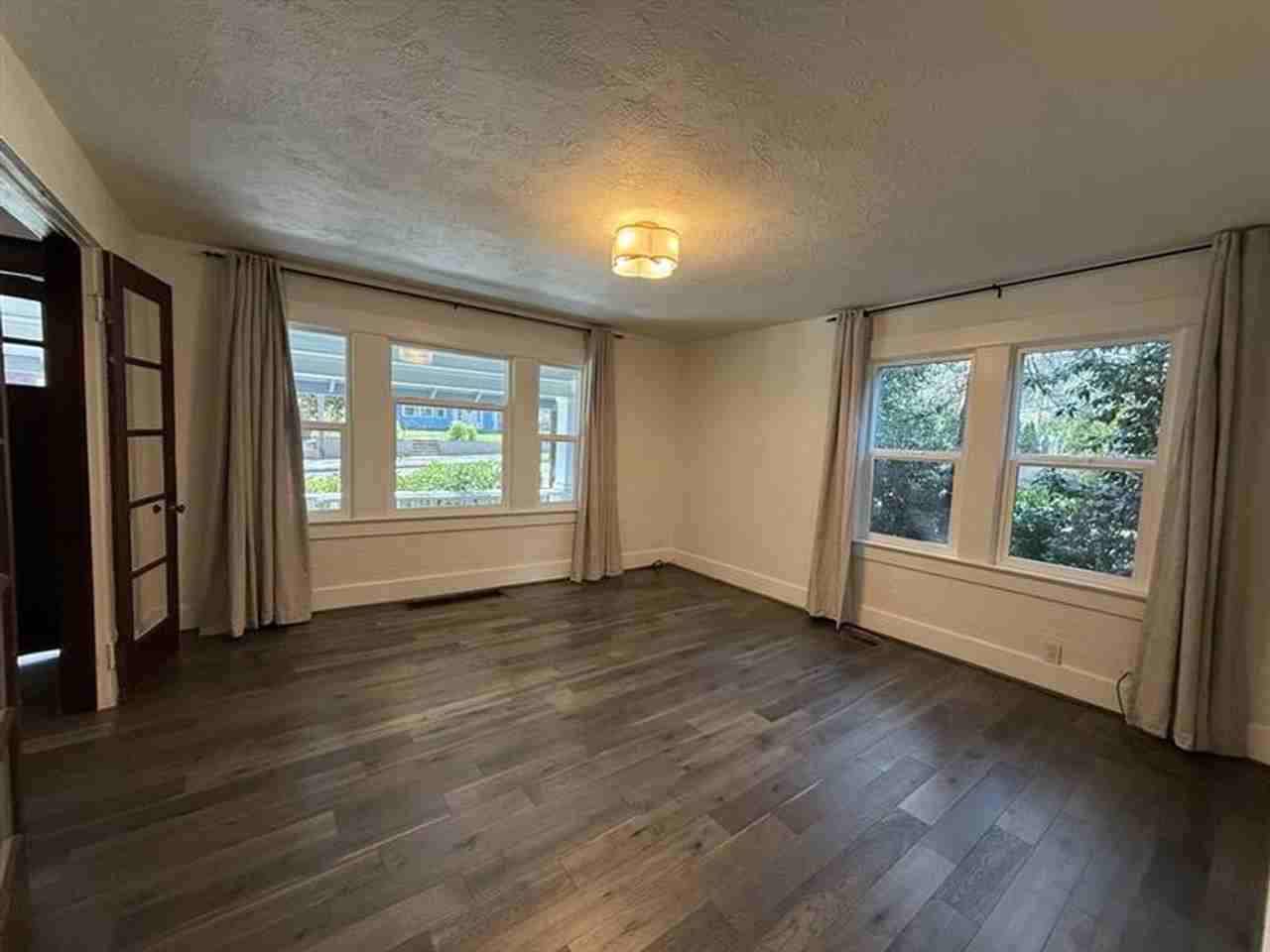 8111 Sw Capitol Hwy - Photo 3 of 20