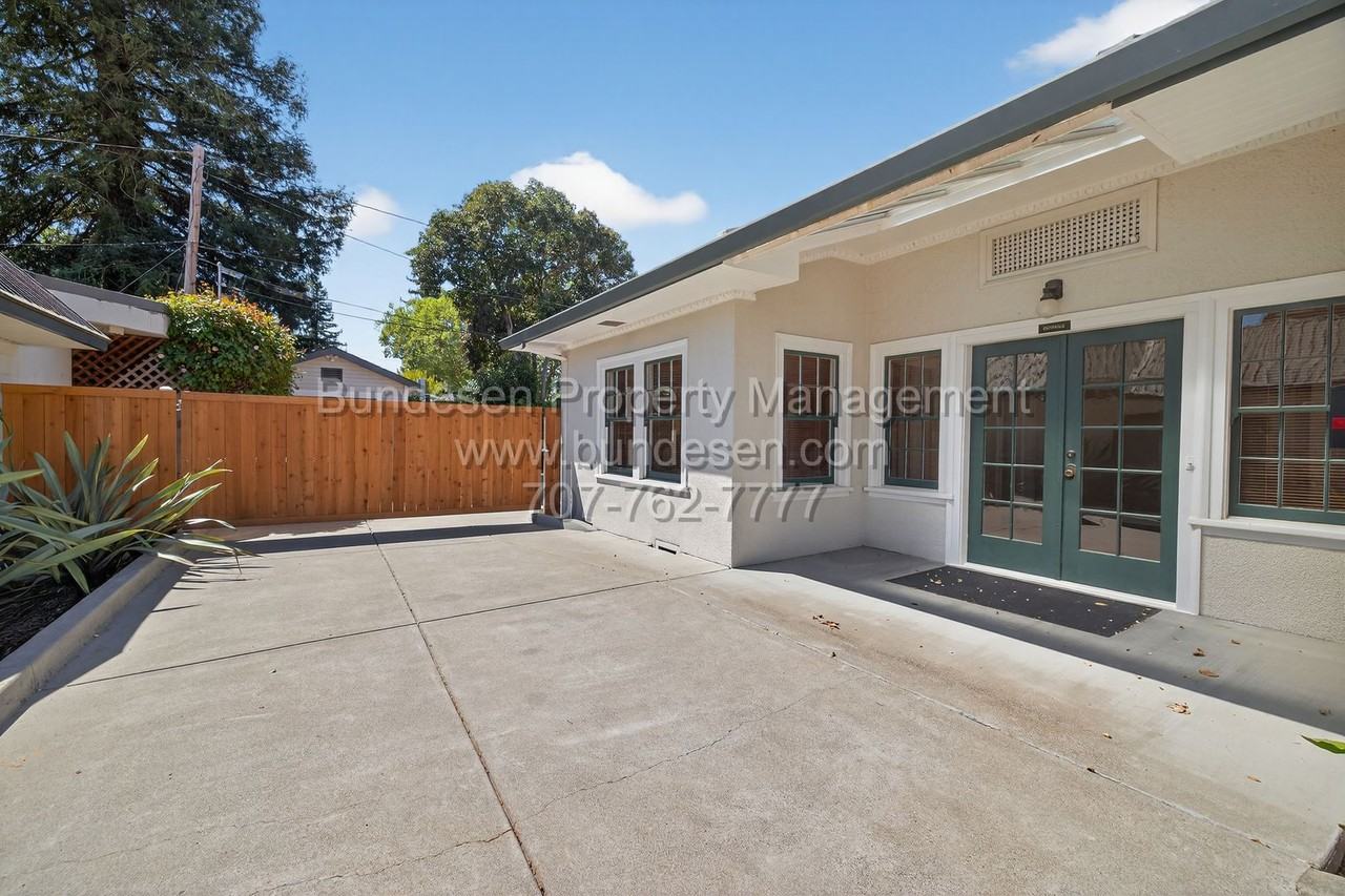 612 Petaluma Blvd S - Photo 4 of 33