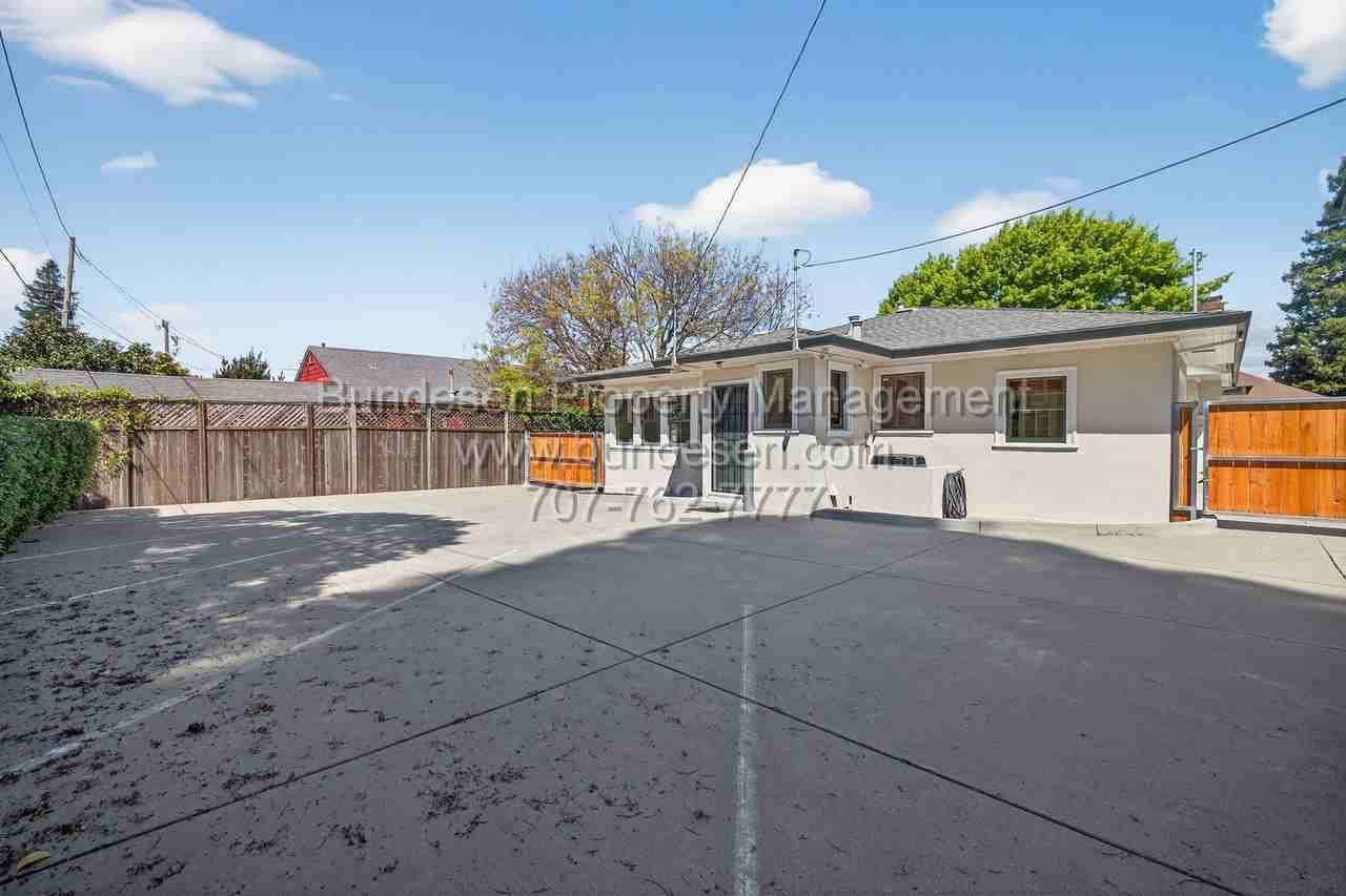 612 Petaluma Blvd S - Photo 6 of 33