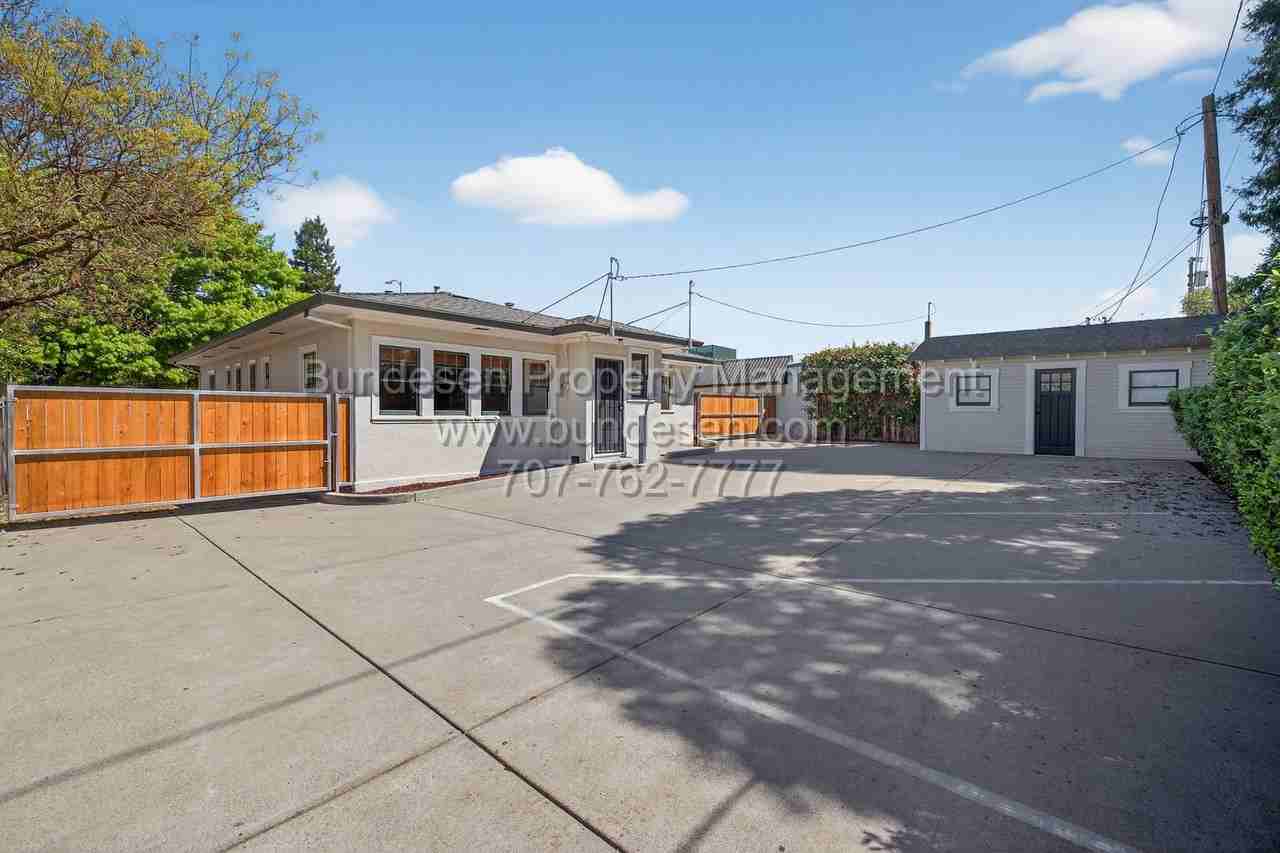 612 Petaluma Blvd S - Photo 7 of 33