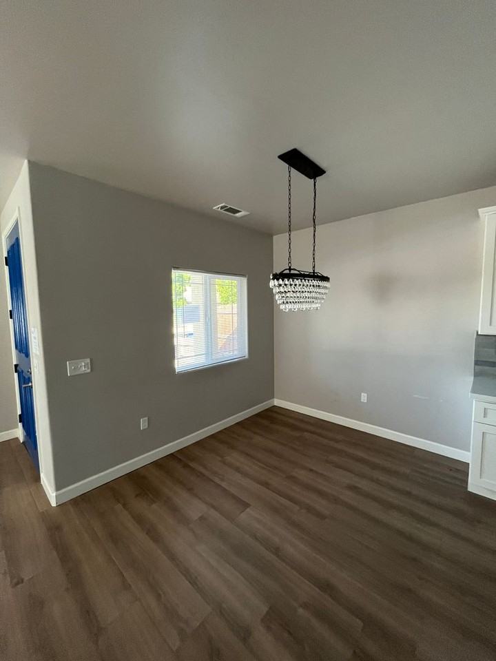 1135 W Baker Ave #B - Photo 3 of 9