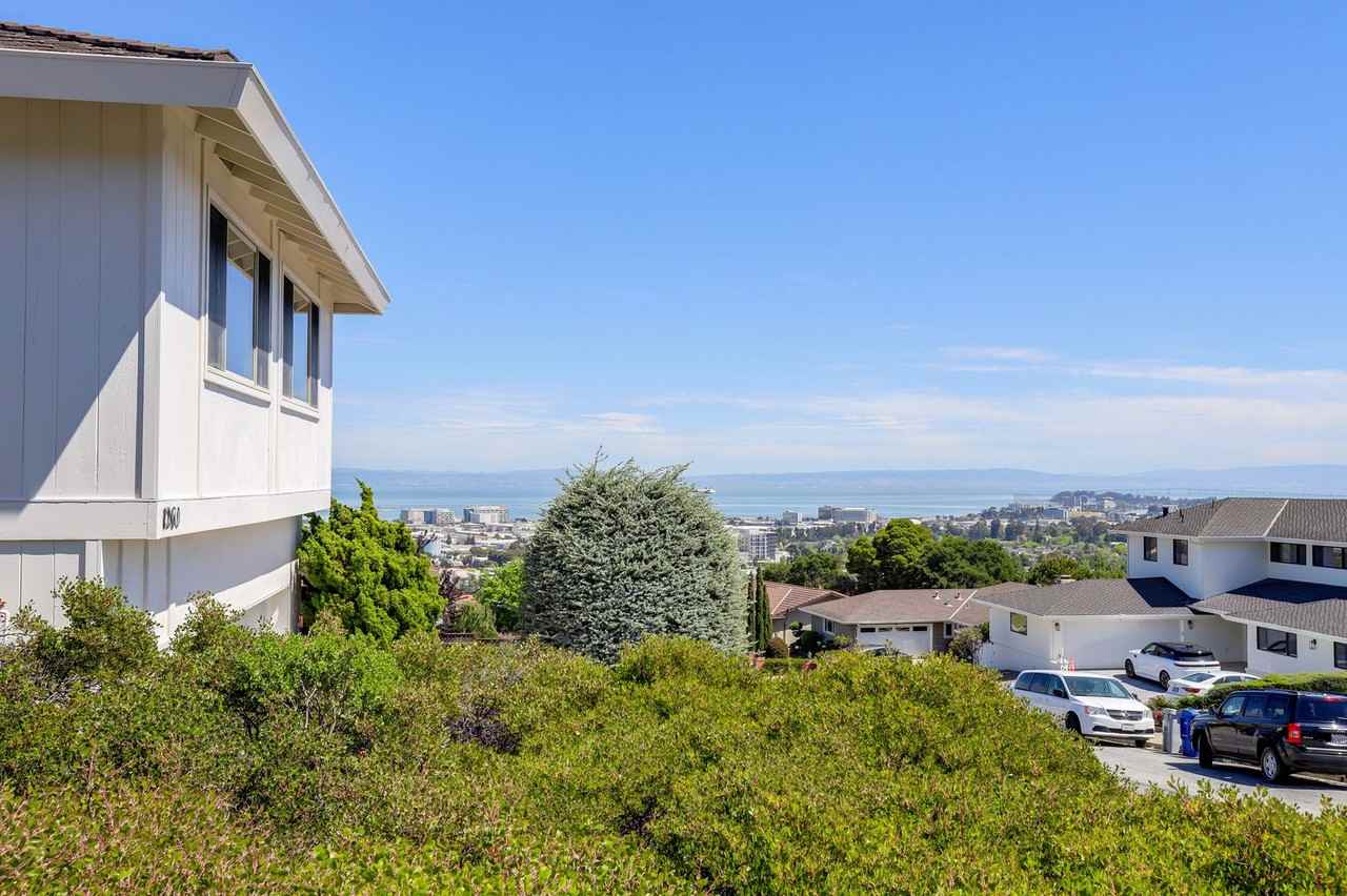 1260 Encina Dr - Photo 4 of 49