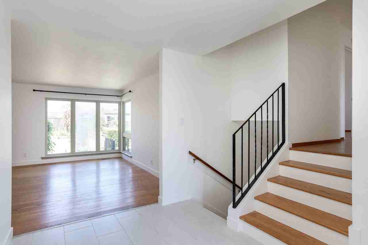 1260 Encina Dr - Photo 5 of 49