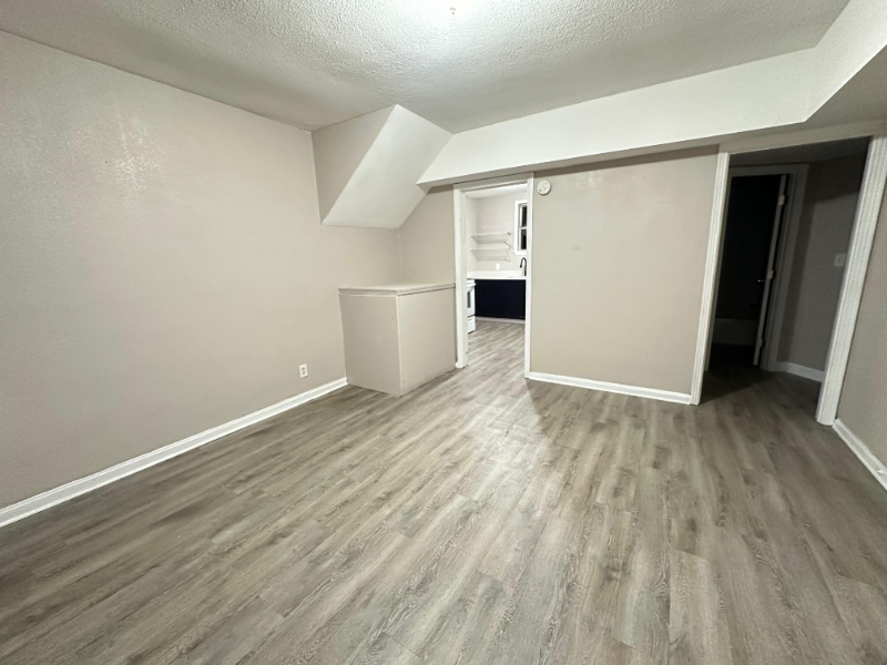 4219 Springfield Blvd #1 - Photo 5 of 12